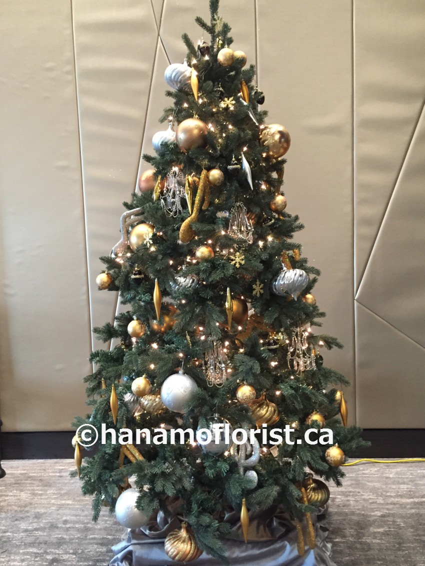 CMAS1222 7 FEET ARTIFICIAL CHRISTMAS TREE DECORATED RENTAL